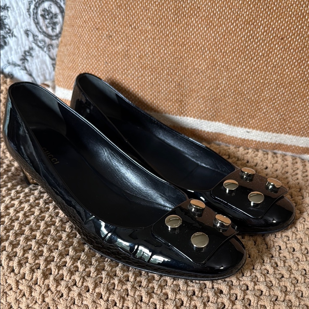 GUCCI Black Patent Leather Block Gold Accents Heels Shoes; 39.5 - Picture 4 of 10